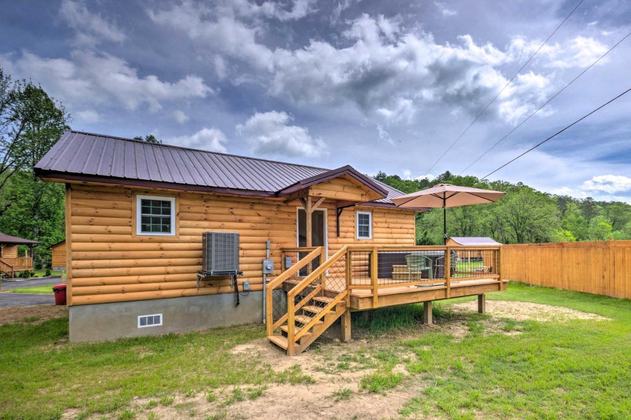 Cozy Cabin On Tuckasegee River - Near Bryson City Eksteriør billede