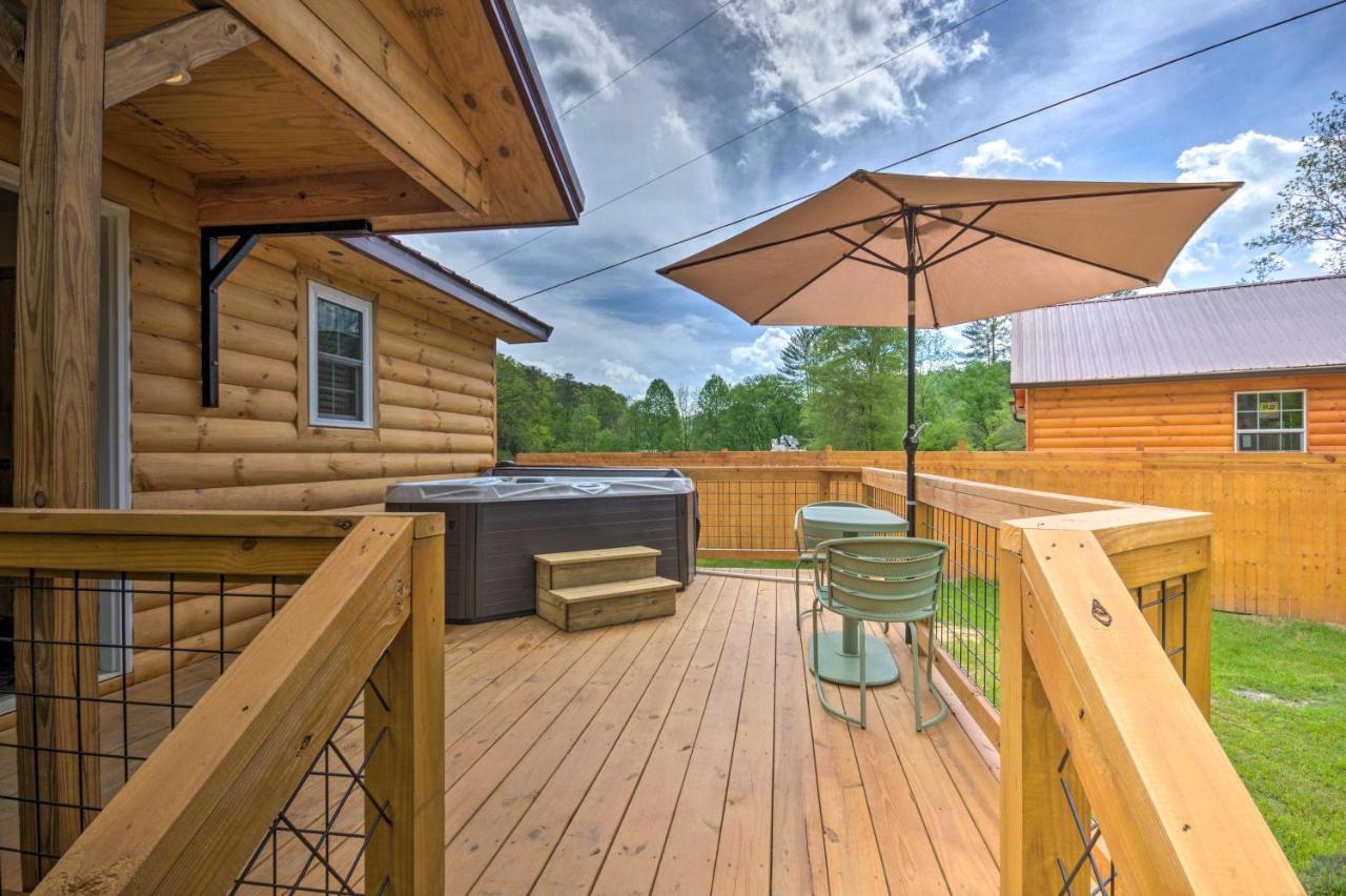 Cozy Cabin On Tuckasegee River - Near Bryson City Eksteriør billede
